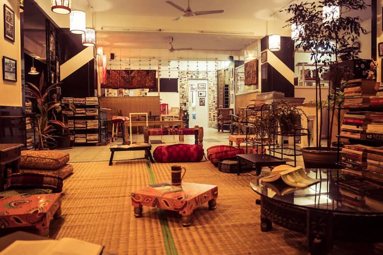 Best Street Food & Cafés in Pune – peaceful book café with coffee and desserts